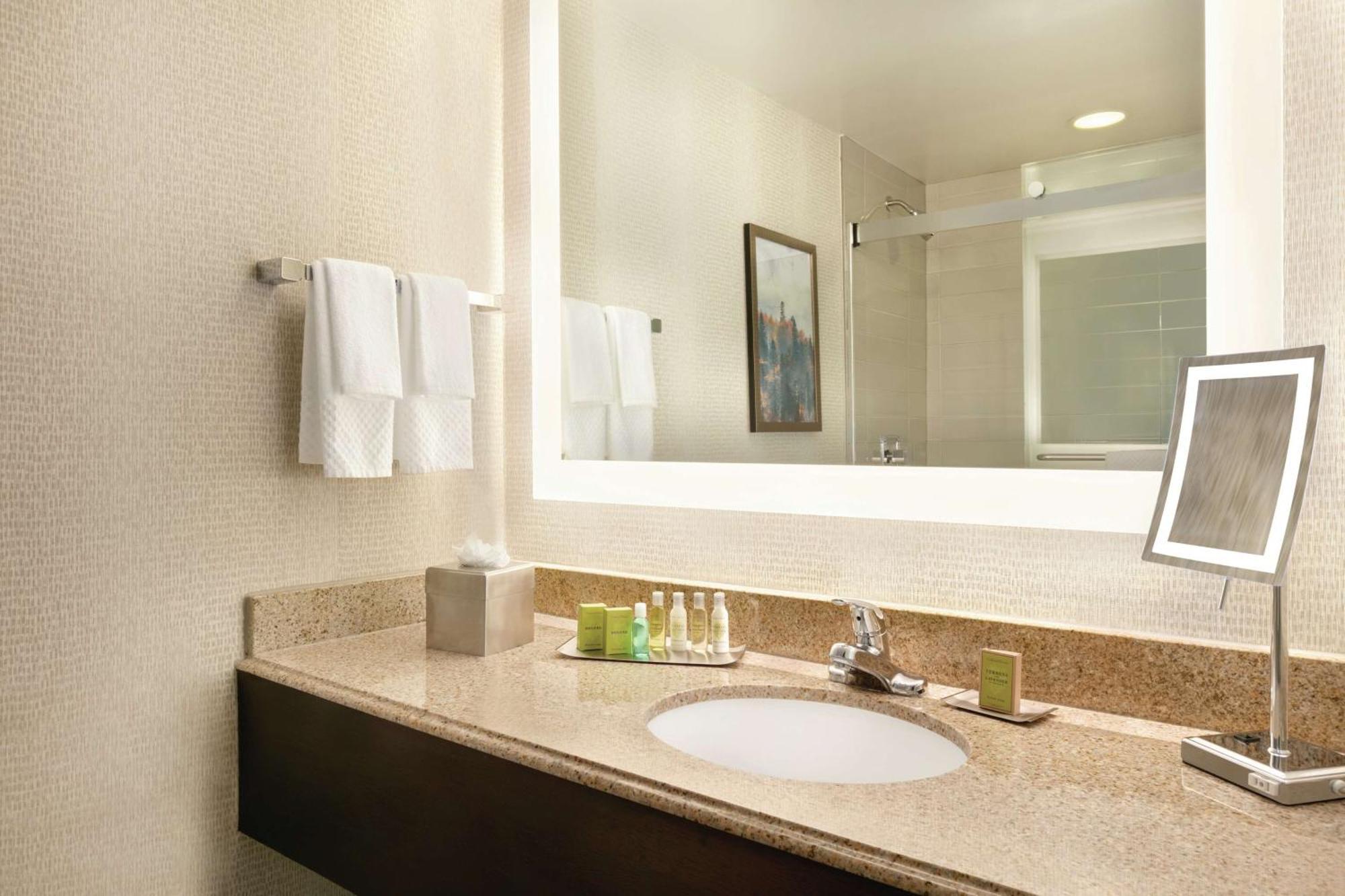 Doubletree By Hilton Atlanta Northeast/Northlake Tucker Exteriör bild