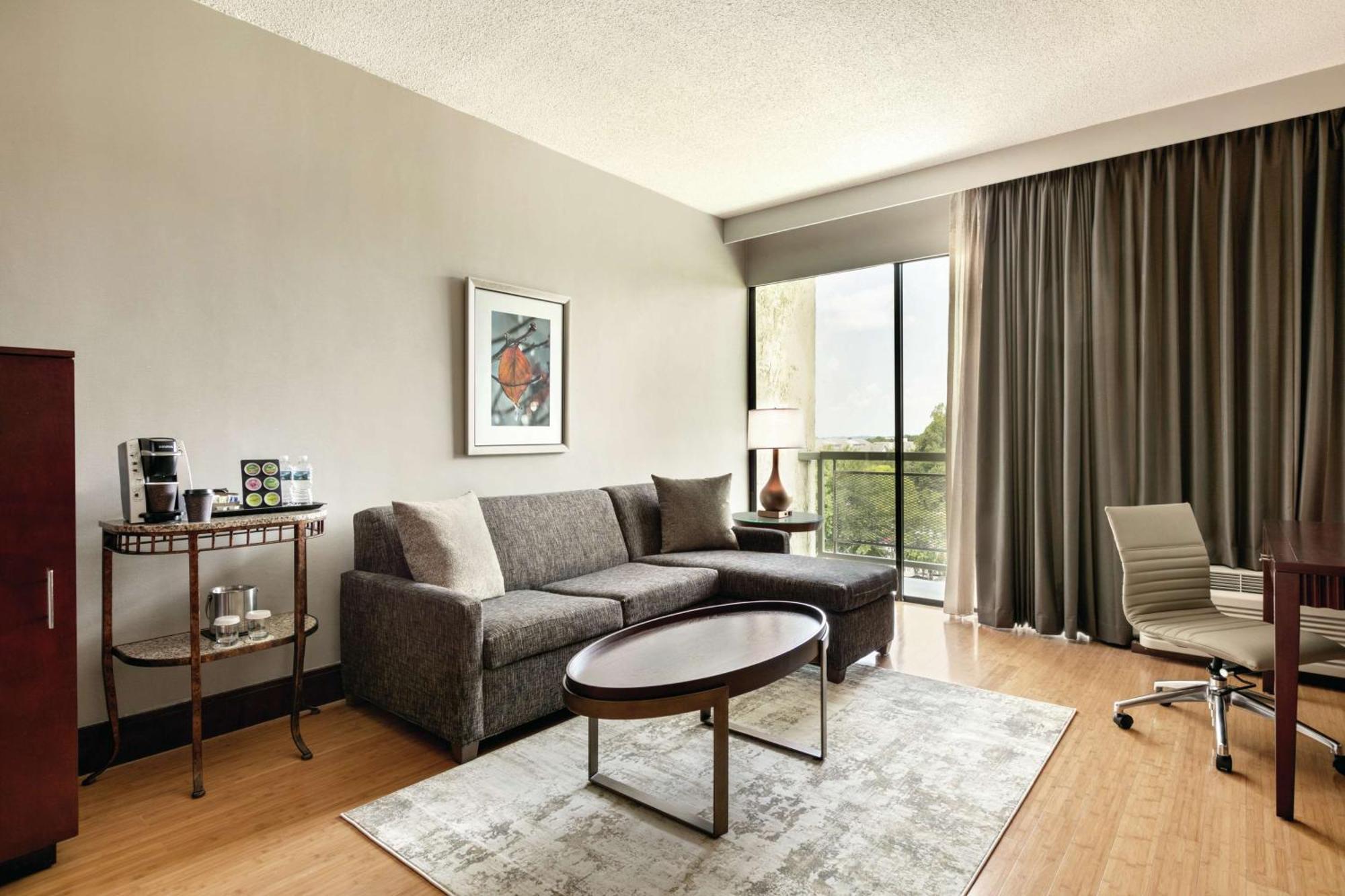 Doubletree By Hilton Atlanta Northeast/Northlake Tucker Exteriör bild