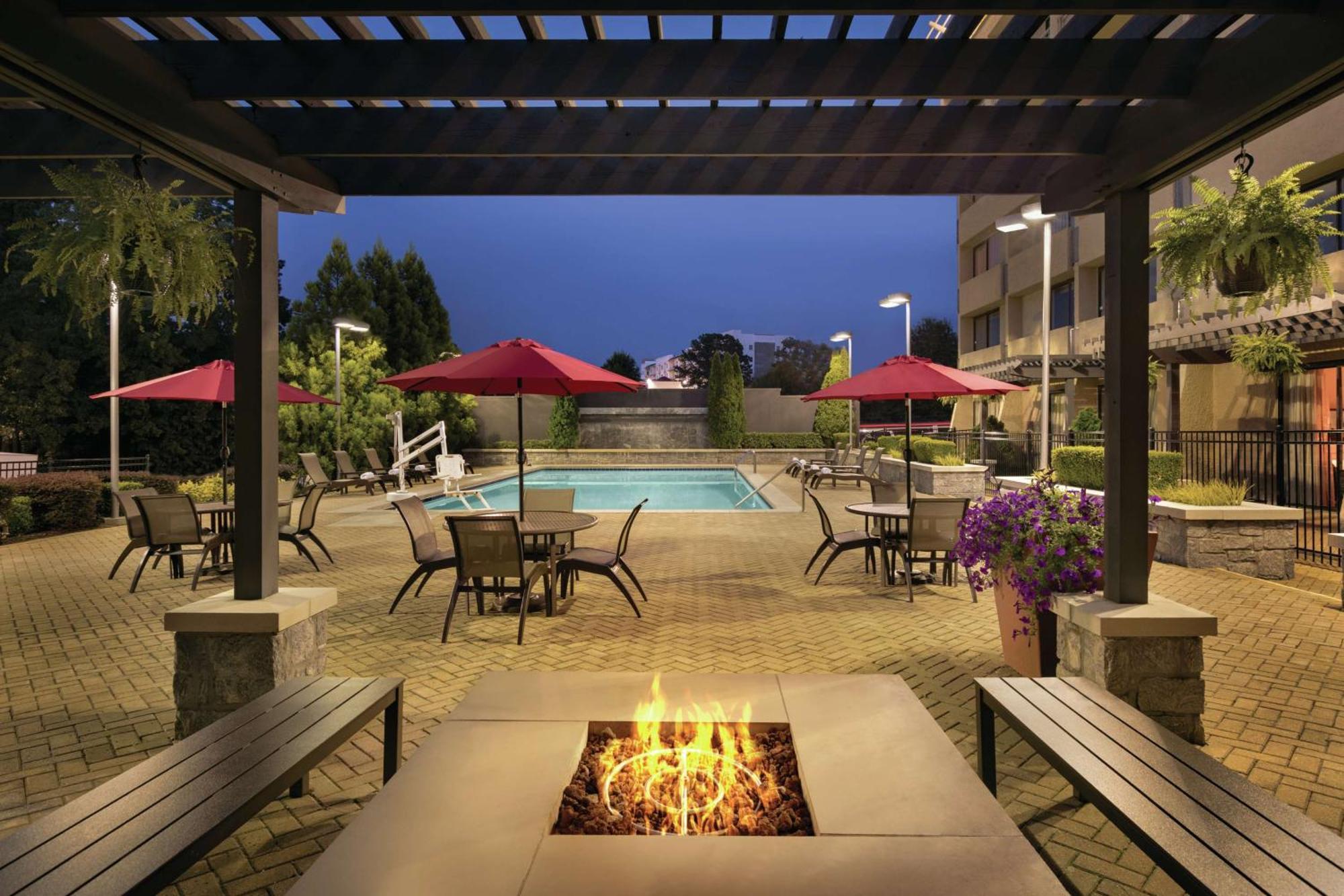 Doubletree By Hilton Atlanta Northeast/Northlake Tucker Exteriör bild